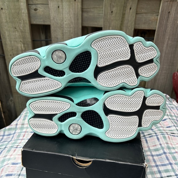 Jordan 13 Retro Island Green
Size 11 - Picture 5 of 8